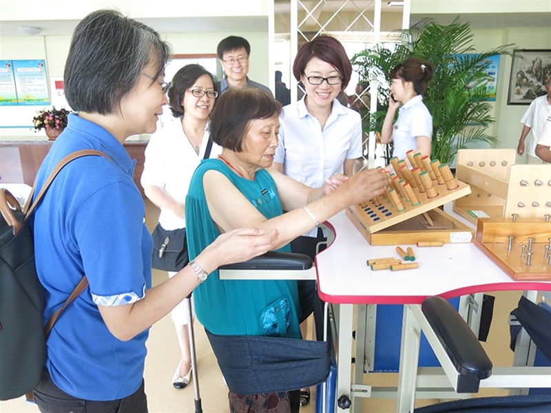 社会科学院日本研究所领导来公寓参观考察